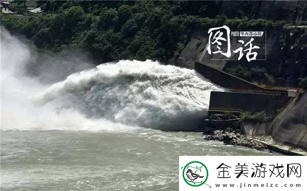 抱着边走边撞水流了一地的体验：有趣又尴尬的瞬间